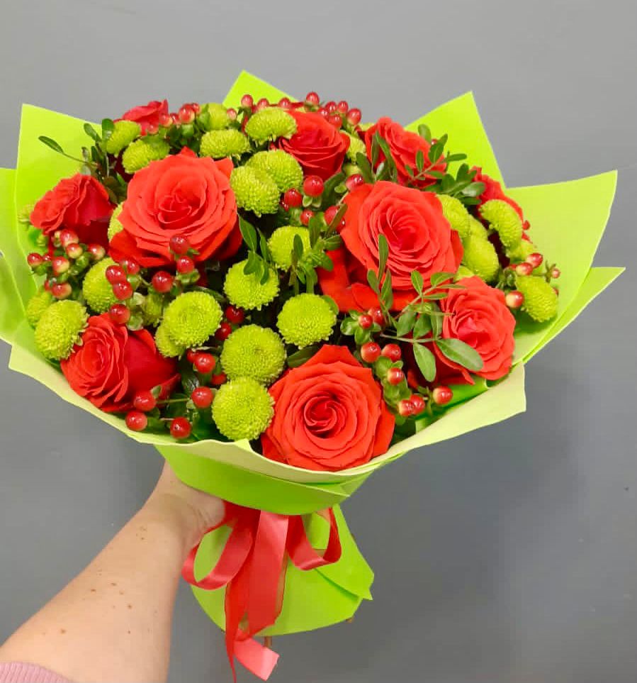 Букет цветов из: Хризантемы и Розы в Восточной