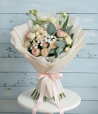 Букет цветов из:  Розы и Лизиантусы в Восточной