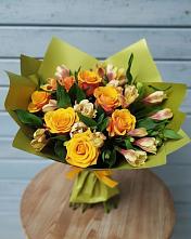 Букет цветов из:  Альстромерии и Розы в Восточной