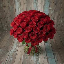 Букет 55 Красных роз Фридом #REPLACE_PRED# Восточной