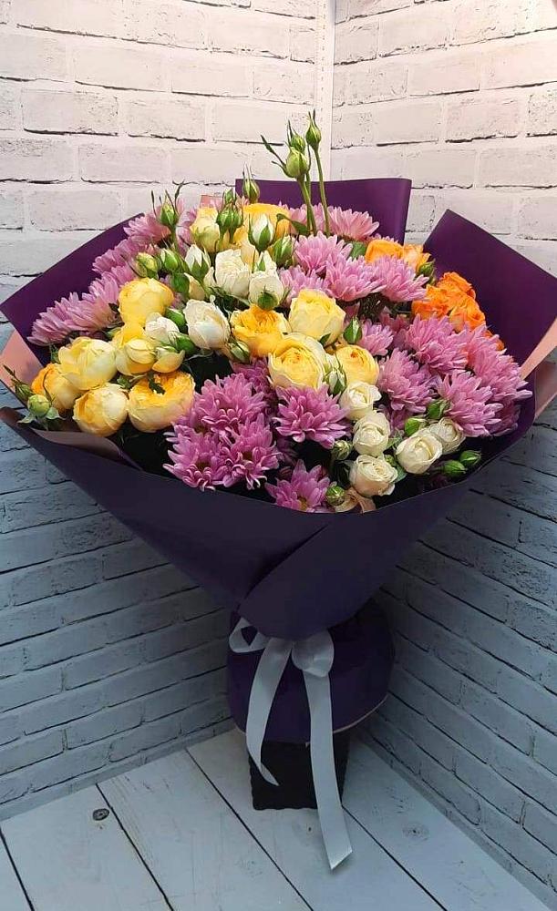 Букет цветов из: Хризантемы и Розы в Восточной
