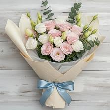 Букет цветов из:  Лизиантусы в Восточной