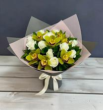 Букет цветов из:  Орхидеи и Розы в Восточной