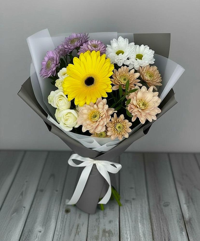 Букет цветов из: Розы, Герберы и Хризантемы в Восточной