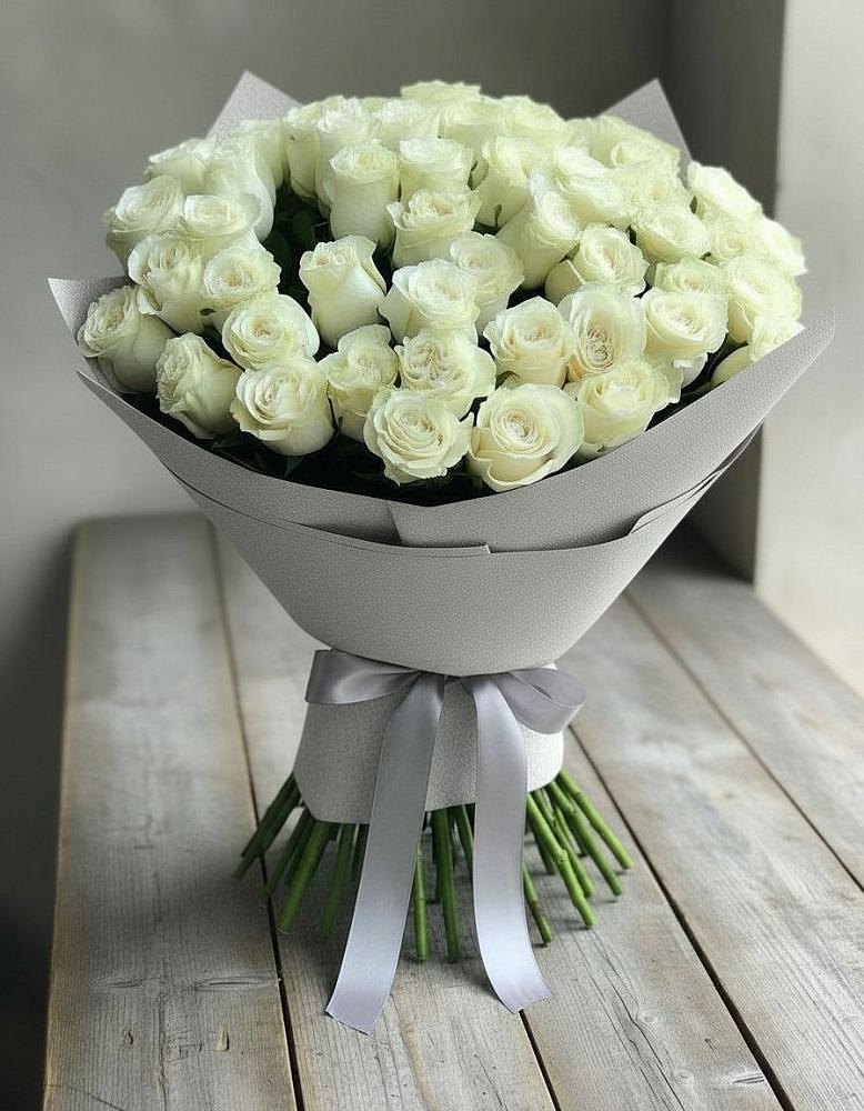 Букет 35 Белых роз в Восточной