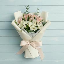Букет цветов из:  Альстромерии в Восточной