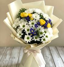 Букет цветов из:  Ирисы, Хризантемы и Розы #REPLACE_PRED# Восточной