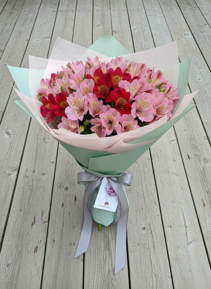 Букет цветов из: Альстромерии в Восточной