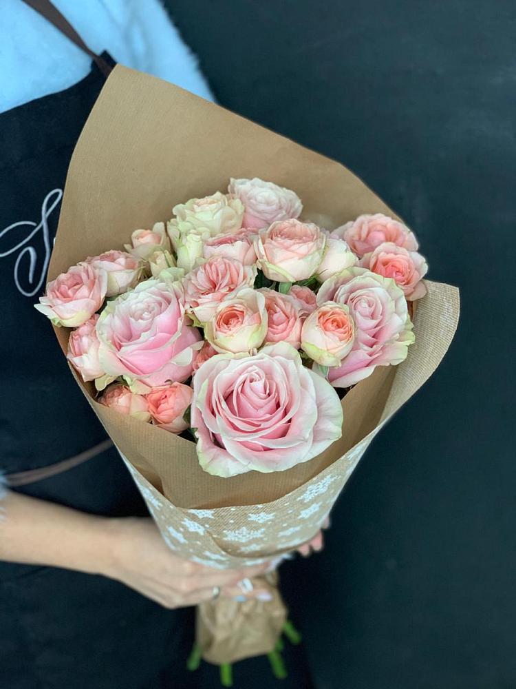 Букет цветов из: Хризантемы и Розы в Восточной