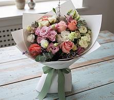 Букет цветов из:  Розы, Лизиантусы и Гвоздики #REPLACE_PRED# Восточной