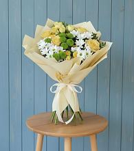 Букет цветов из:  Хризантемы и Розы в Восточной