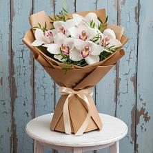 Букет цветов из:  Орхидеи и Розы в Восточной